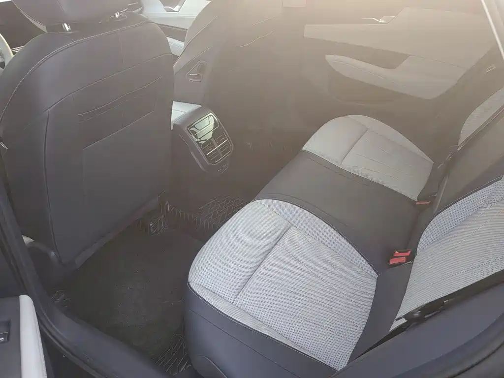 Volkswagen Passat — фото 6