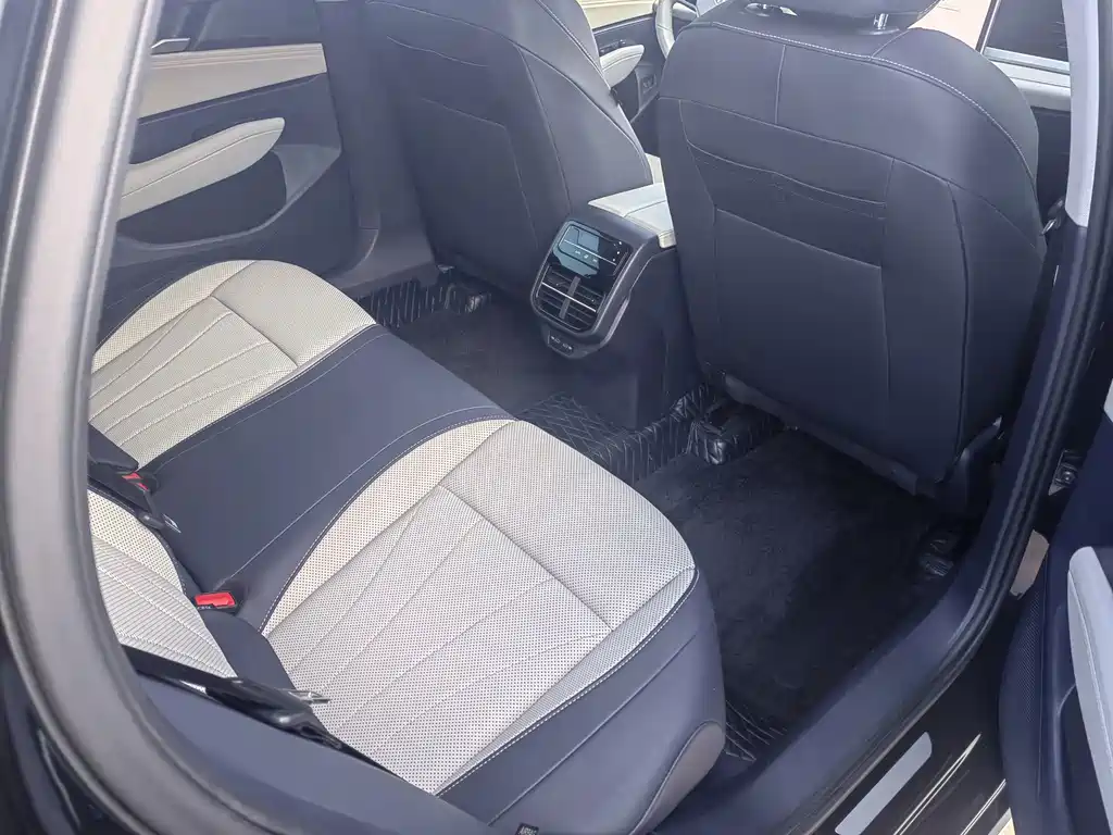 Volkswagen Passat — фото 7