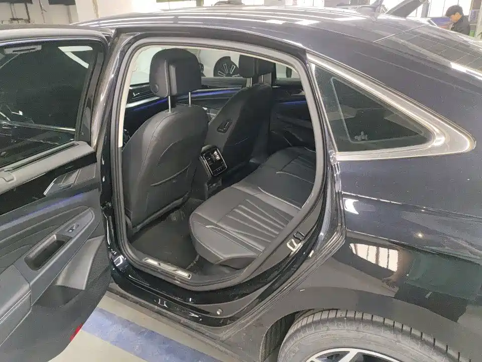 Volkswagen Passat — фото 8