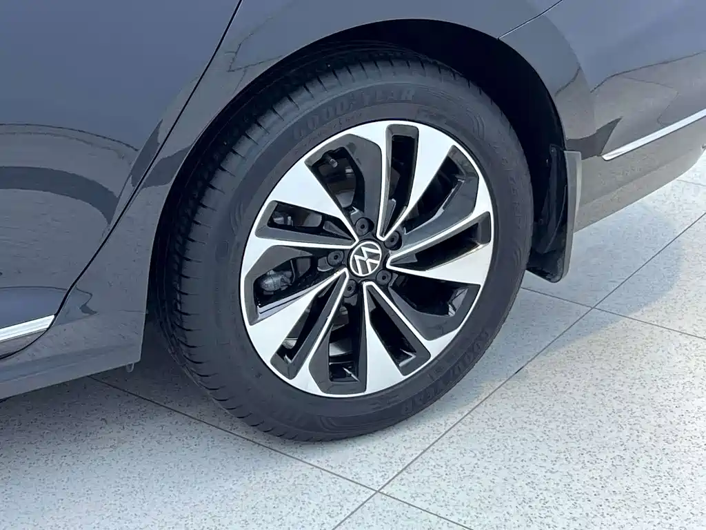 Volkswagen Passat — фото 2