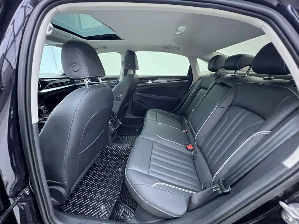 Volkswagen Passat — фото 6