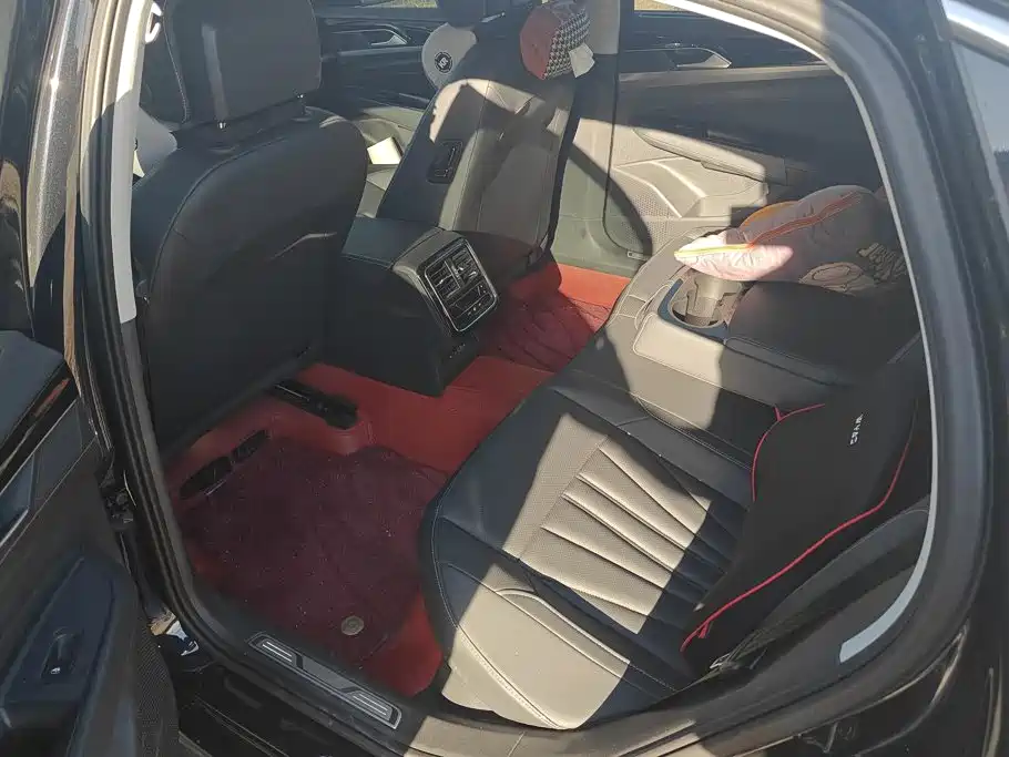 Volkswagen Passat — фото 11