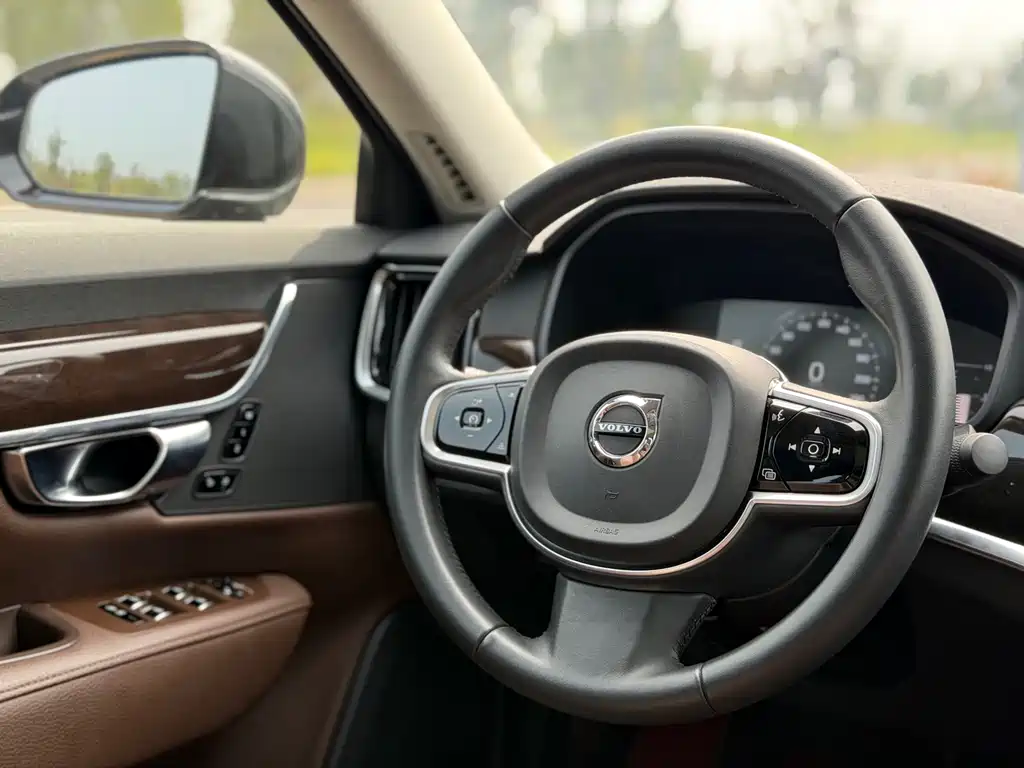 Volvo S90 — фото 11