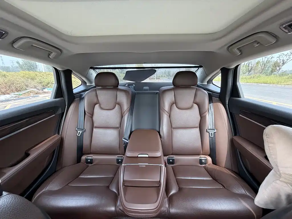 Volvo S90 — фото 15