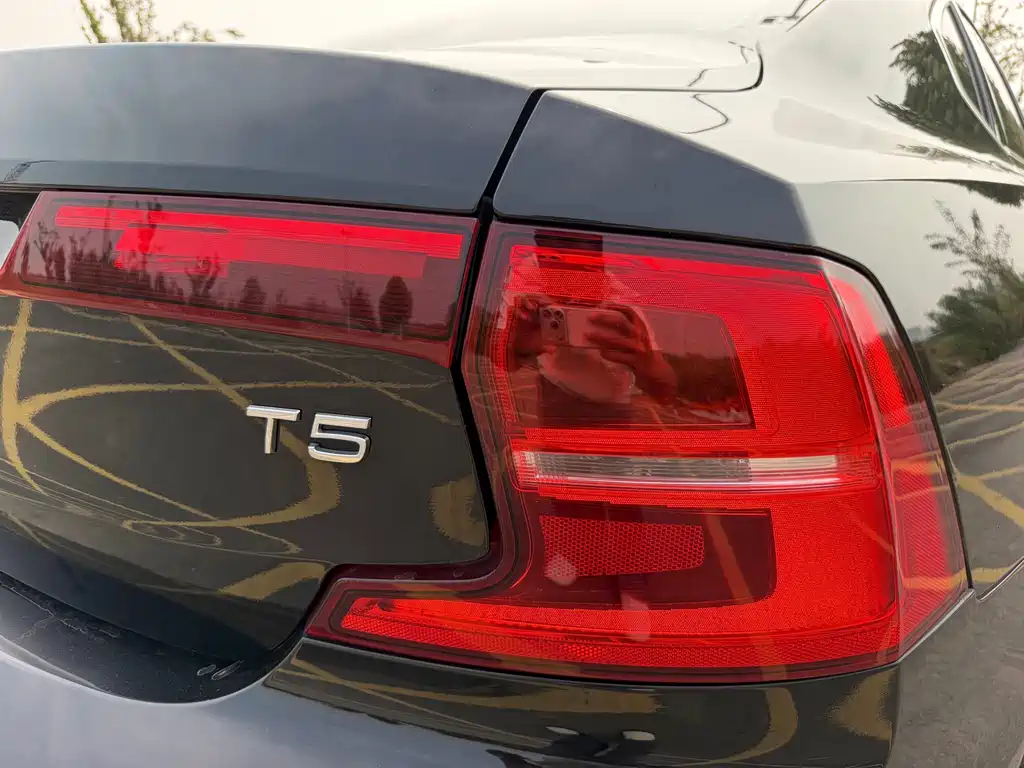 Volvo S90 — фото 21