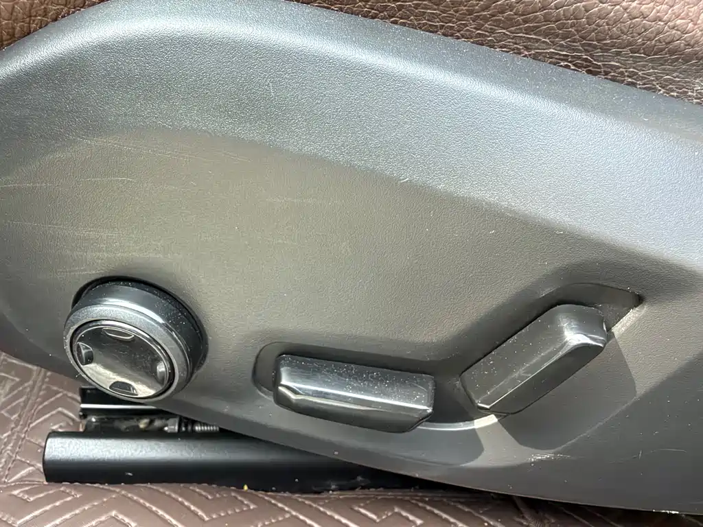 Volvo S90 — фото 24