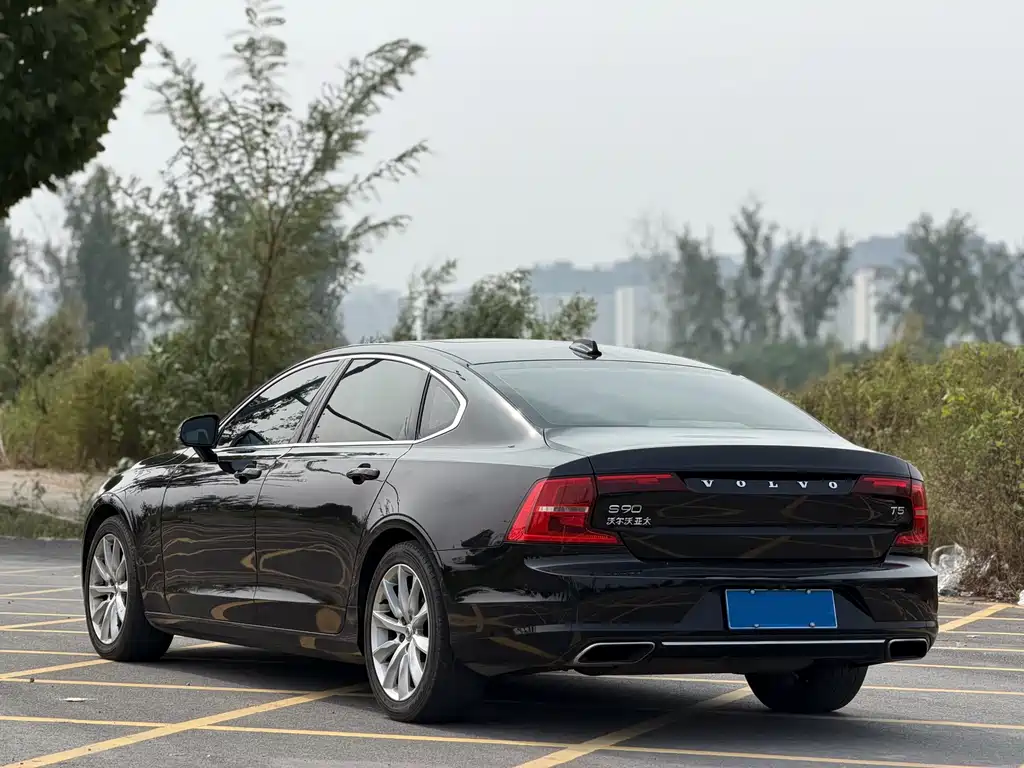 Volvo S90 — фото 9