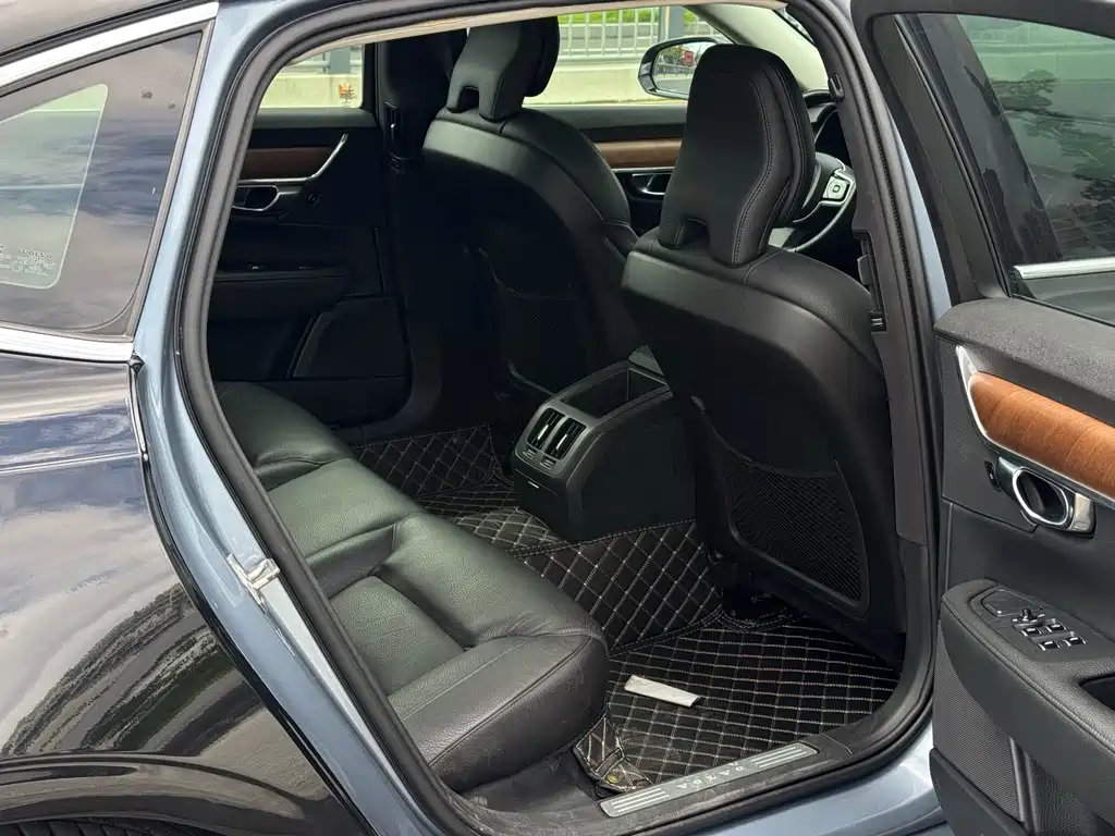 Volvo S90 — фото 14