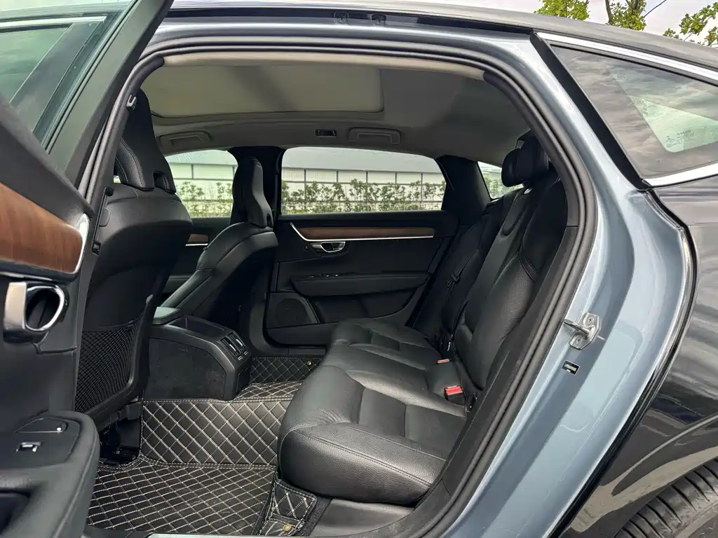 Volvo S90 — фото 15