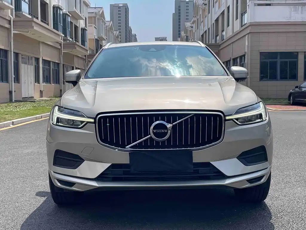 Volvo XC60 — фото 2
