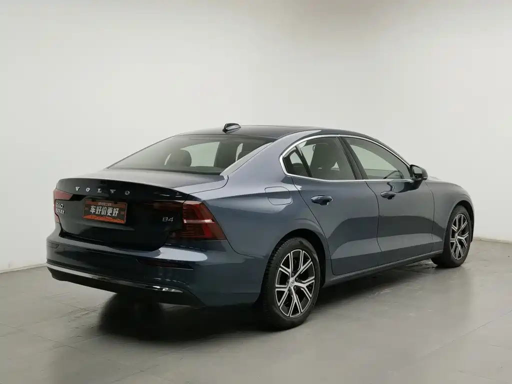 Volvo S60 — фото 2