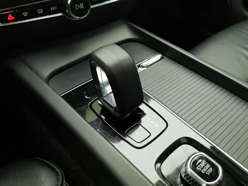 Volvo S60 — фото 13