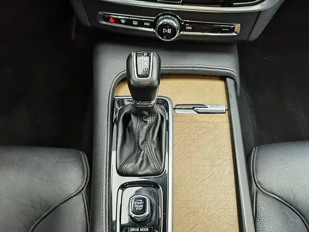 Volvo S90 — фото 13
