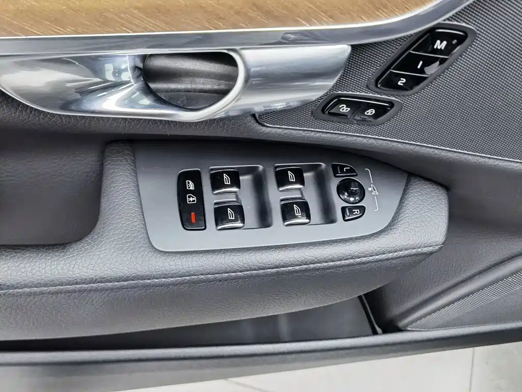 Volvo S90 — фото 9
