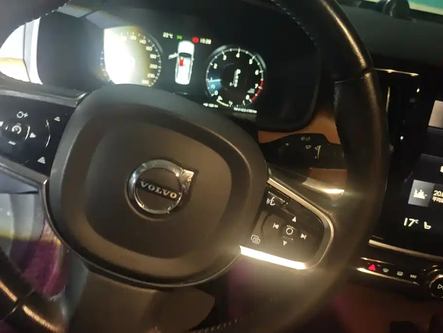 Volvo S90 — фото 15