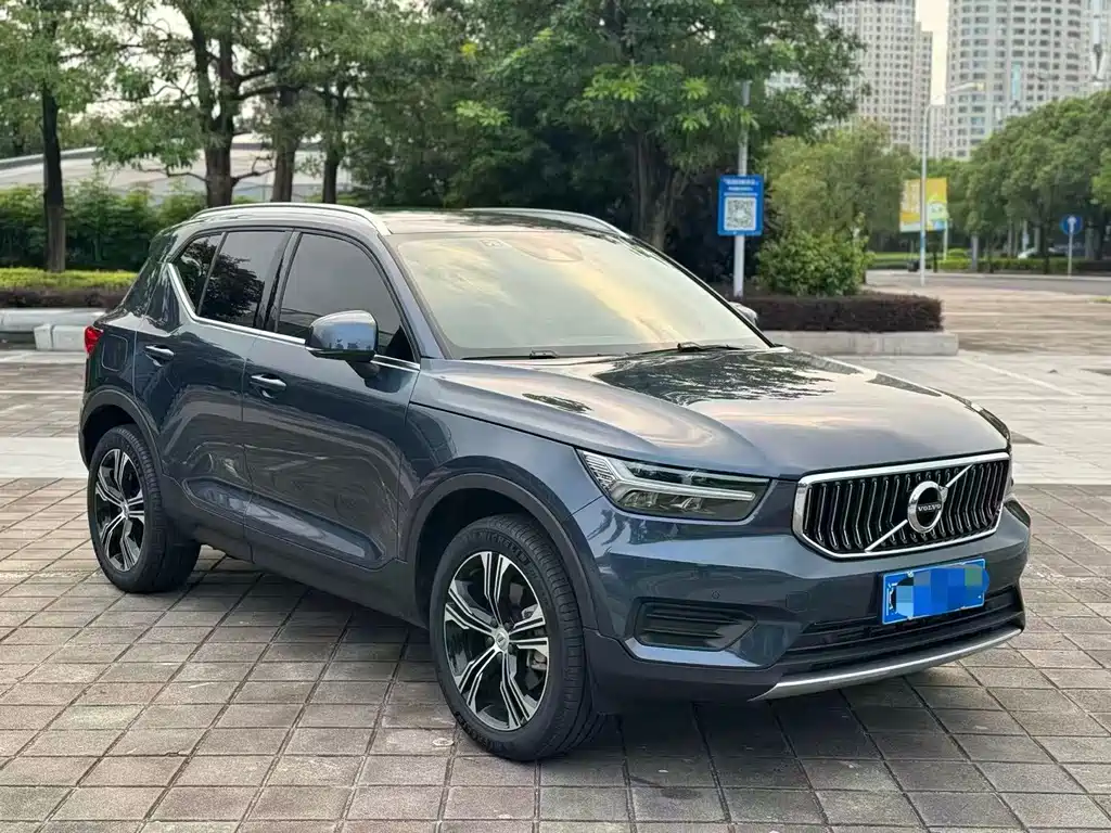 Volvo XC40 — фото 2
