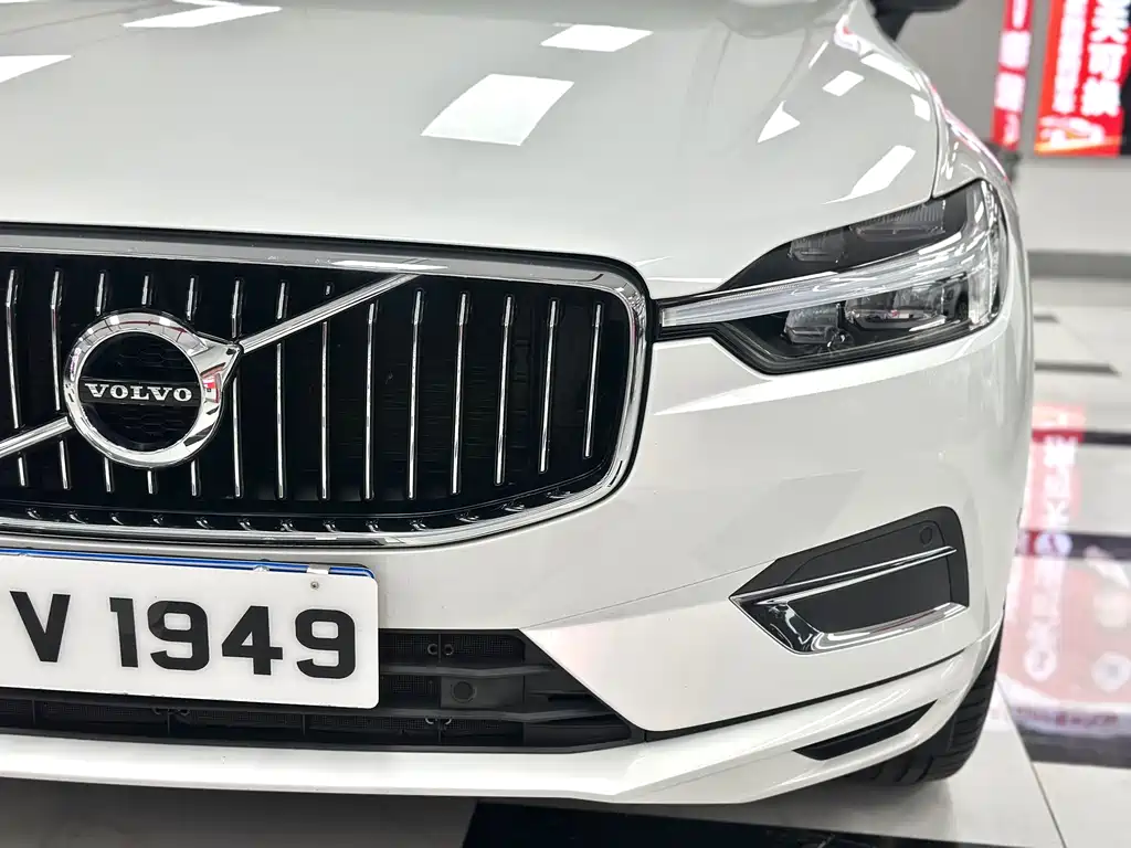 Volvo XC60 — фото 29