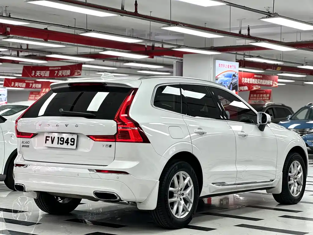 Volvo XC60 — фото 4