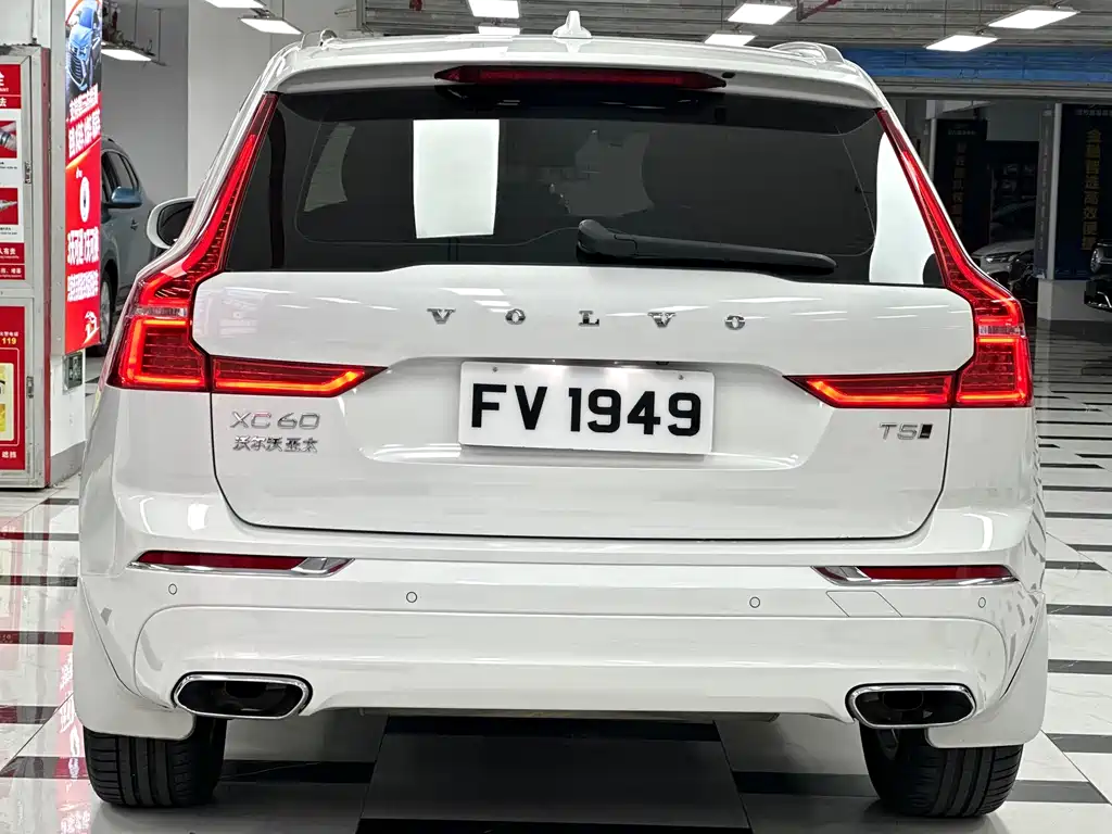 Volvo XC60 — фото 6