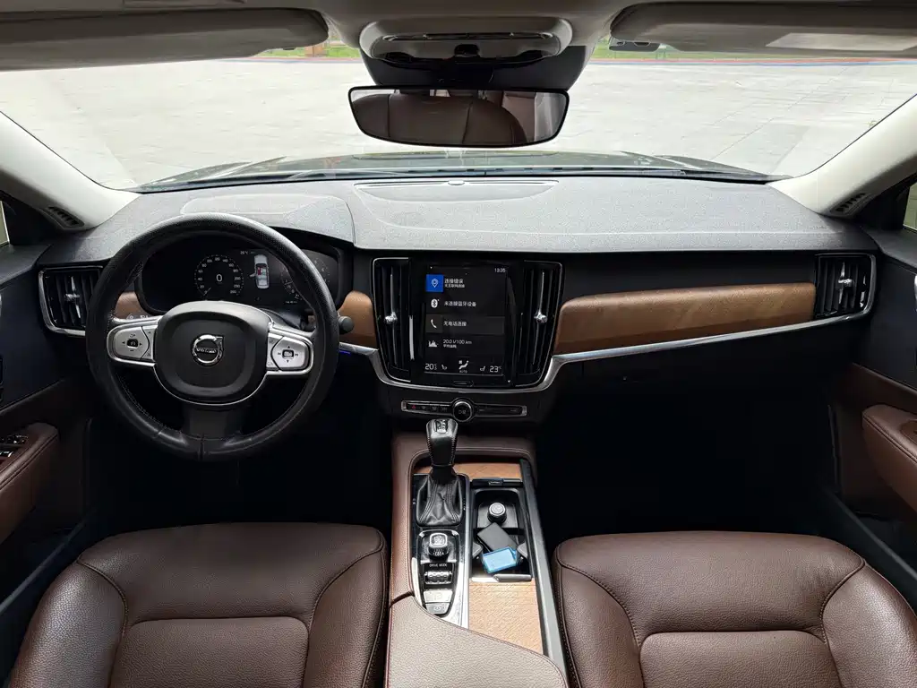 Volvo S90 — фото 6