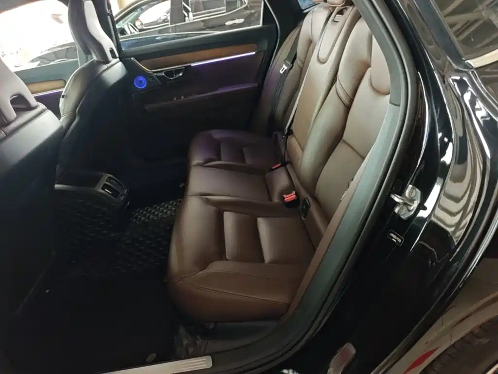 Volvo S90 — фото 17