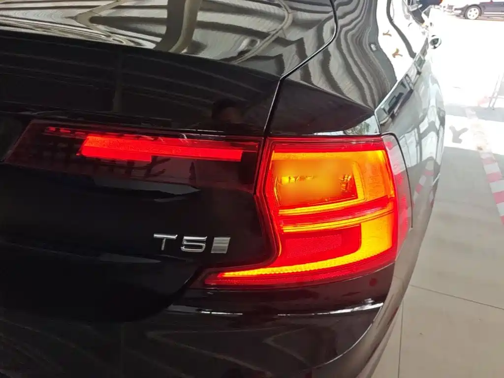 Volvo S90 — фото 8