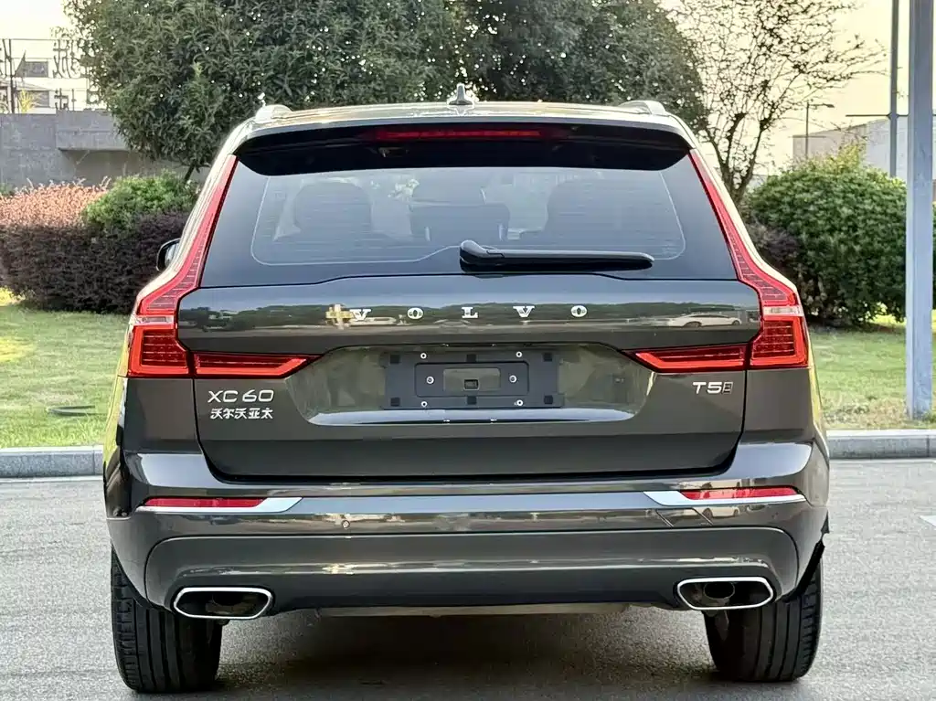 Volvo XC60 — фото 4
