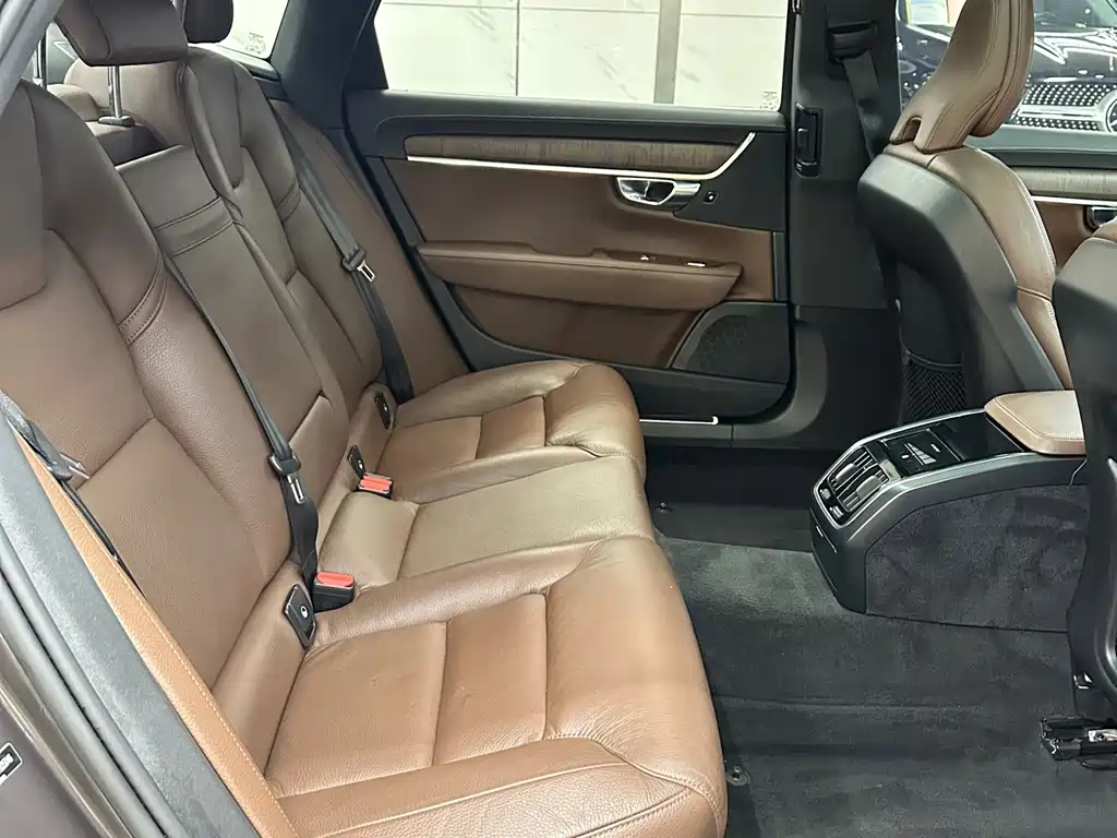 Volvo S90 — фото 11
