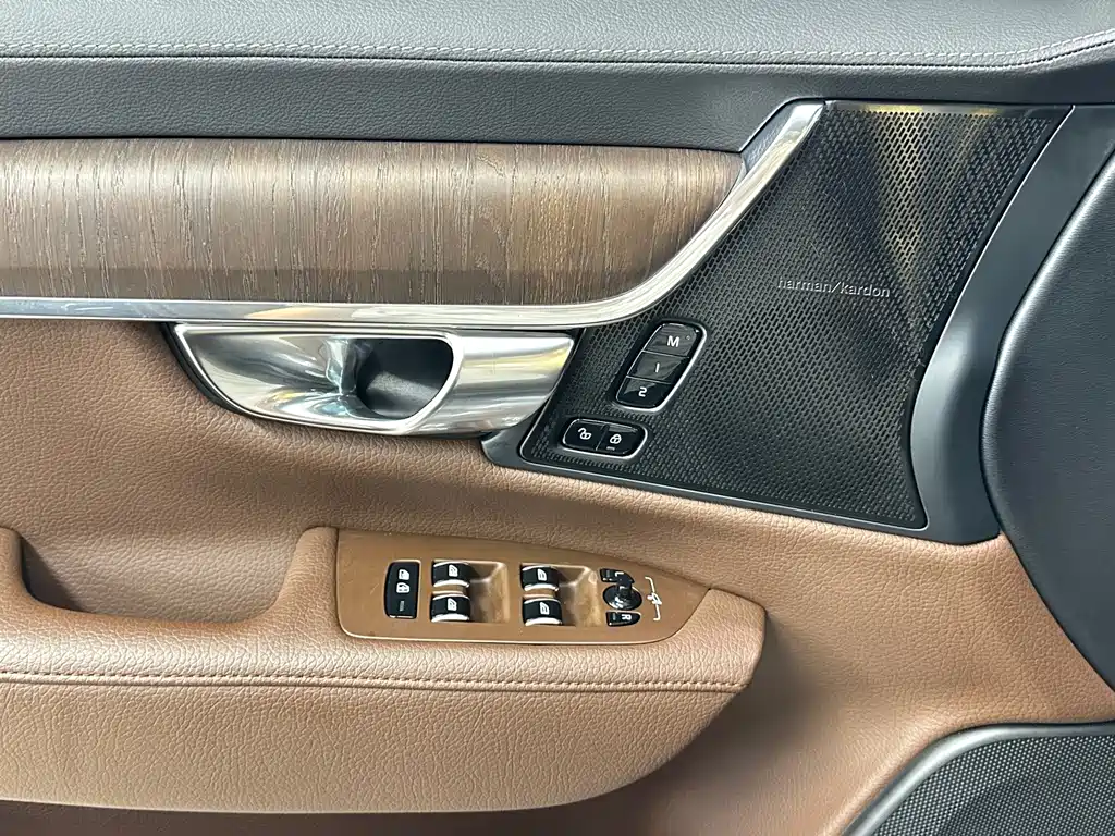Volvo S90 — фото 19