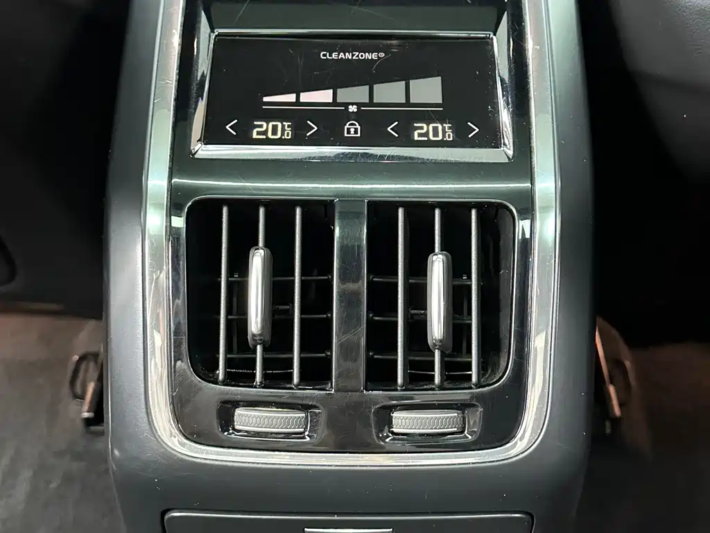 Volvo S90 — фото 20
