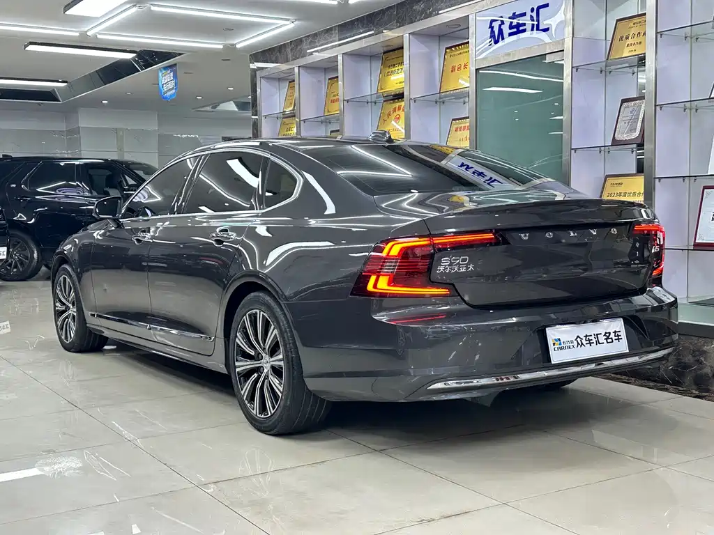 Volvo S90 — фото 4
