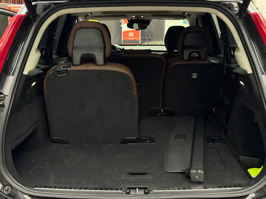 Volvo XC90 — фото 13