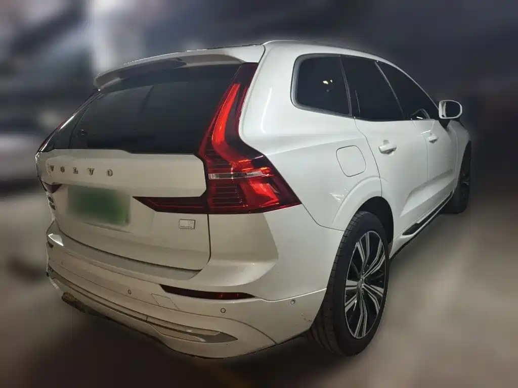 Volvo XC60 PHEV — фото 4