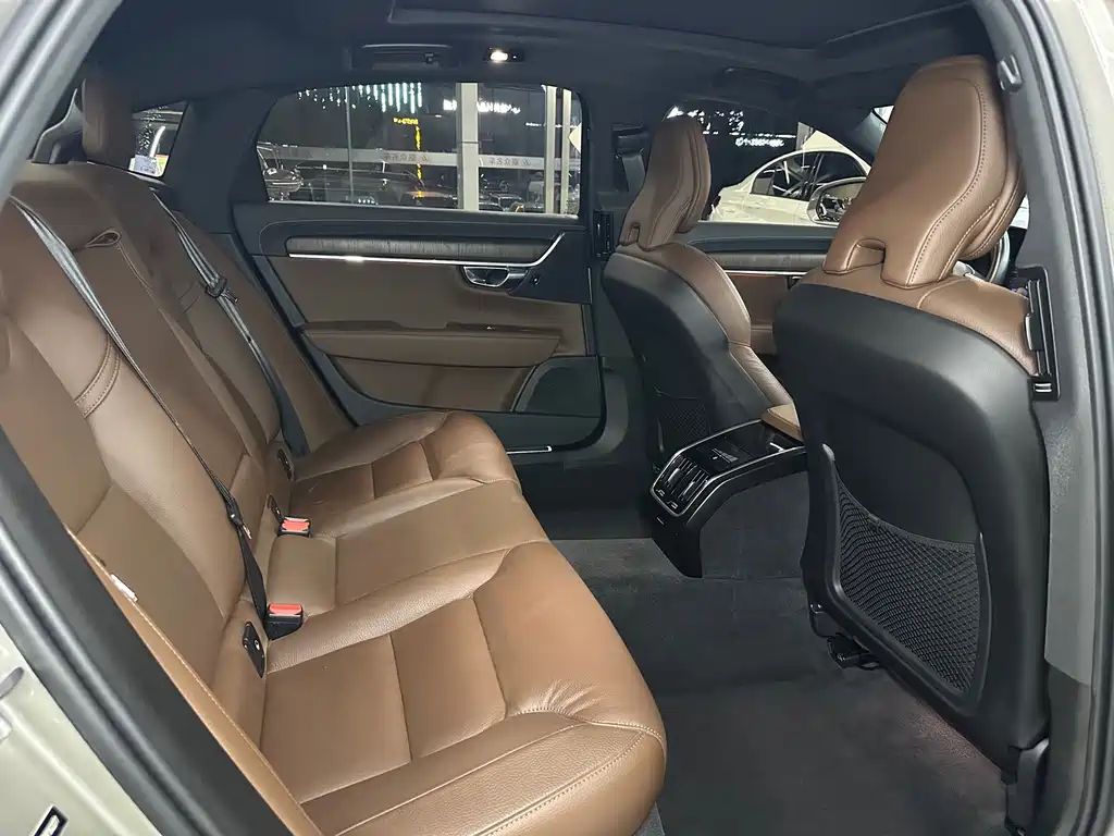 Volvo S90 — фото 11