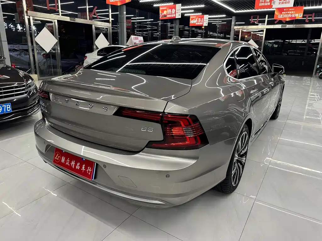Volvo S90 — фото 4