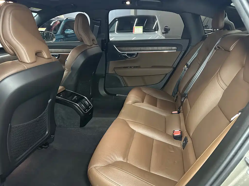 Volvo S90 — фото 10