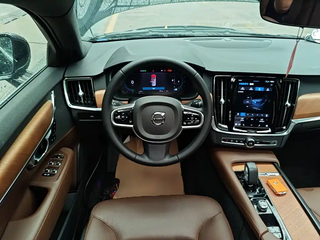 Volvo S90 — фото 11
