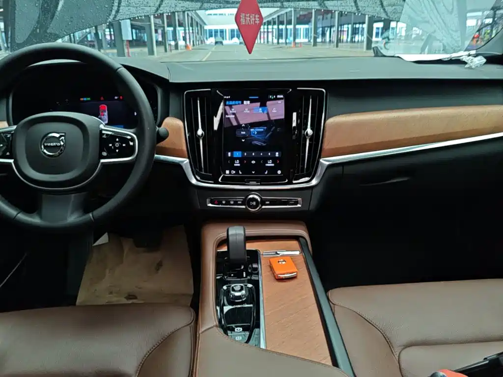 Volvo S90 — фото 13