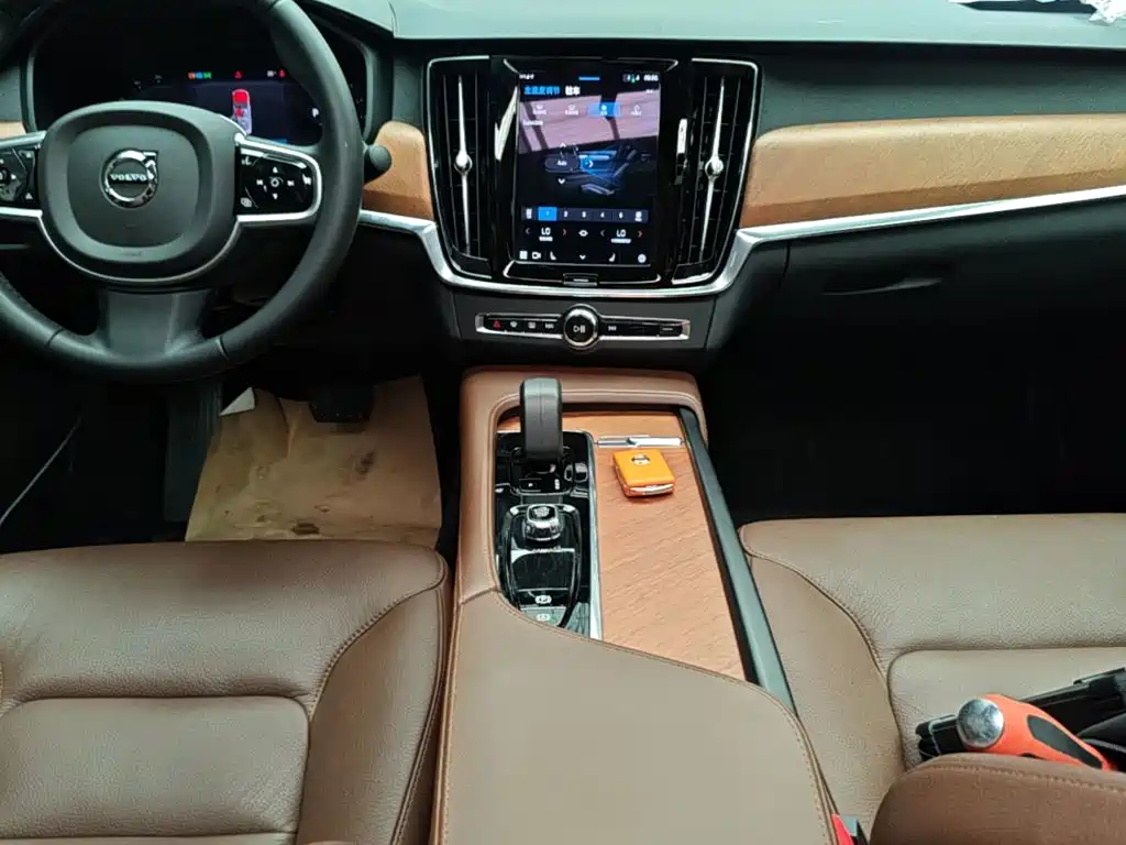 Volvo S90 — фото 14