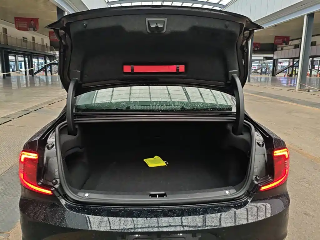 Volvo S90 — фото 19