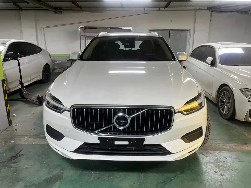 Volvo XC60 — фото 2