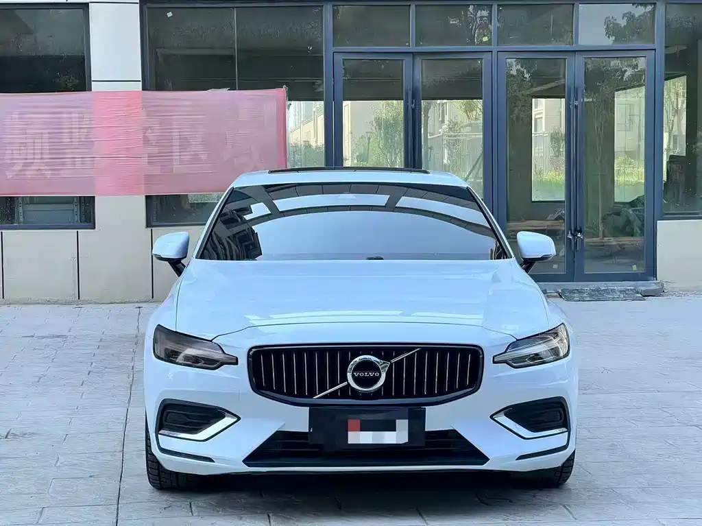 Volvo S60 — фото 2