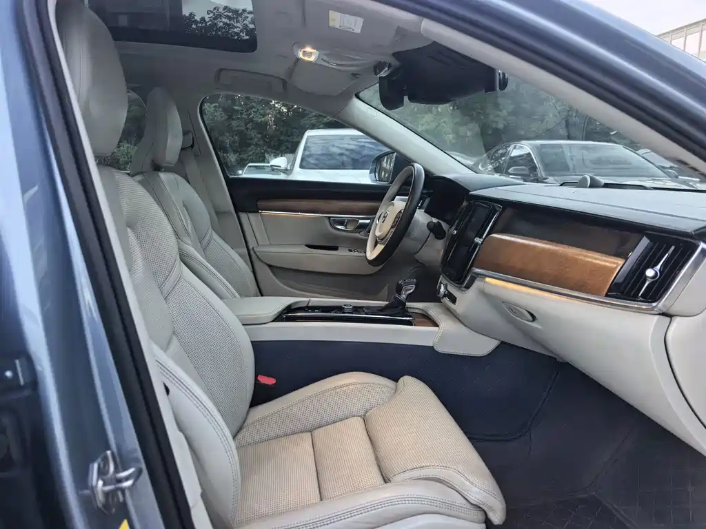 Volvo S90 — фото 11