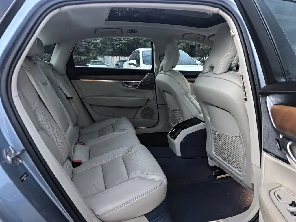 Volvo S90 — фото 9