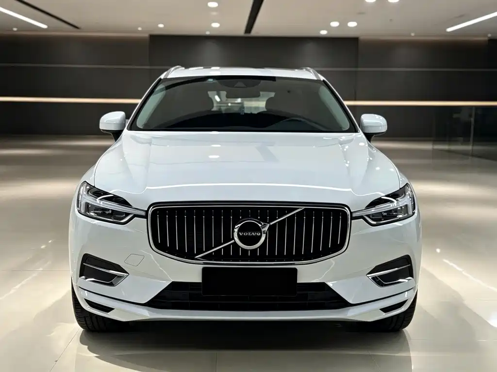 Volvo XC60 — фото 2