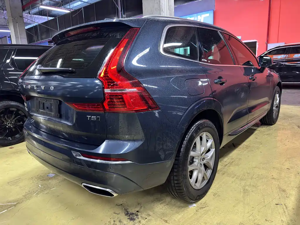Volvo XC60 — фото 15