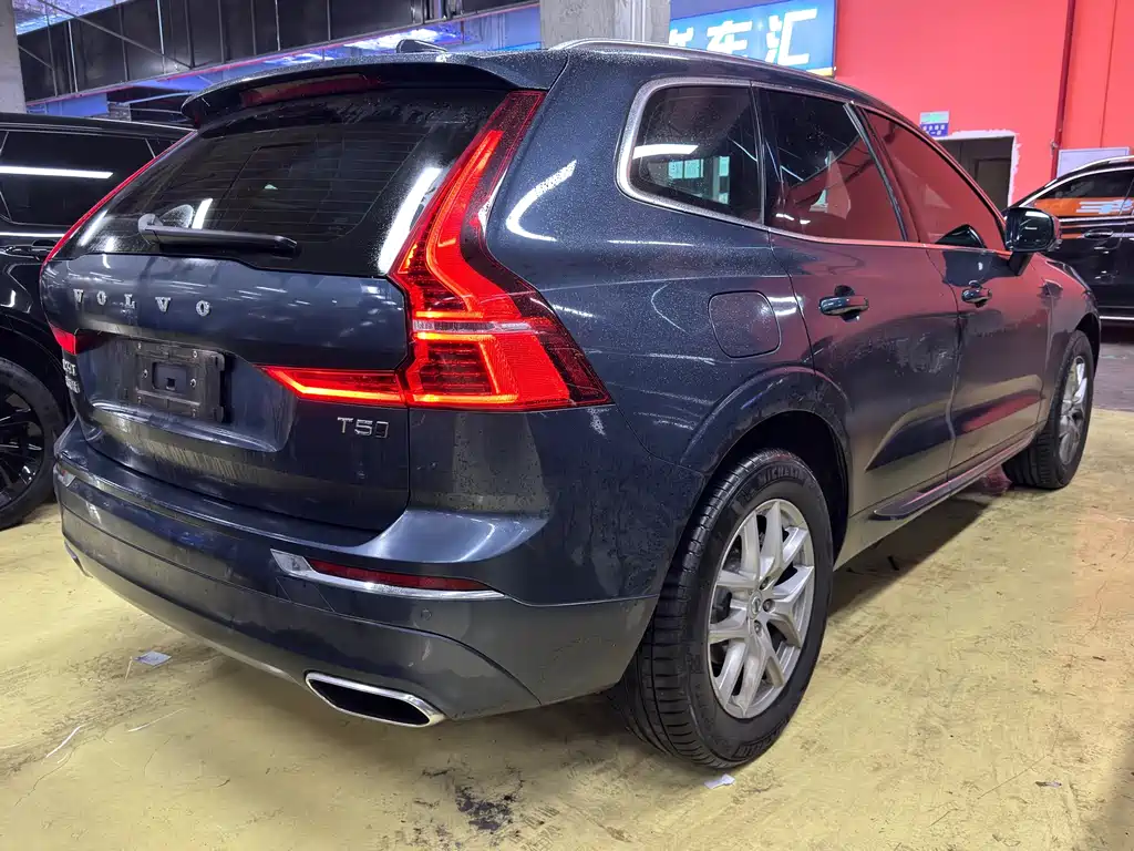 Volvo XC60 — фото 4