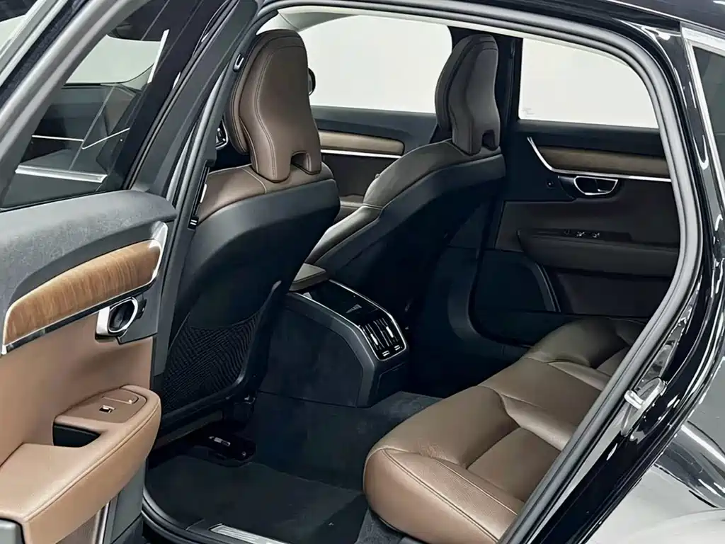 Volvo S90 — фото 11