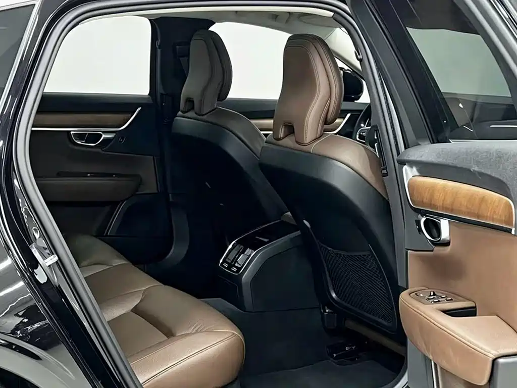 Volvo S90 — фото 13