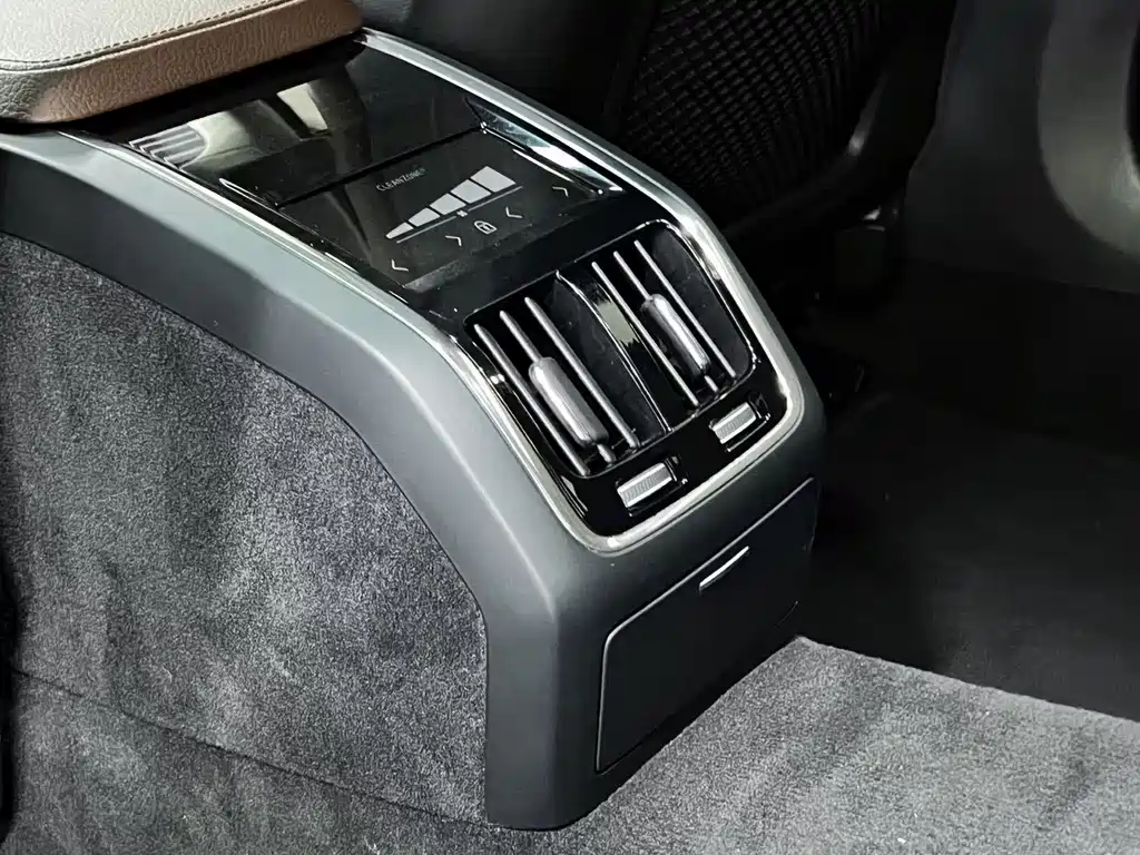 Volvo S90 — фото 14